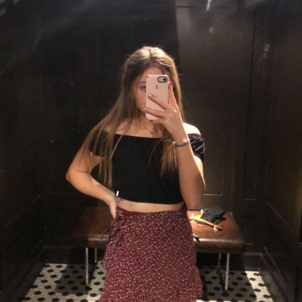 Meet your Posher, Alicia